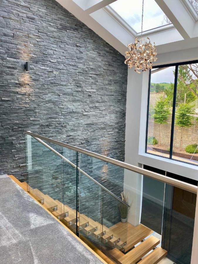 Stunning modern home set in beautiful grounds. Bath Eksteriør billede