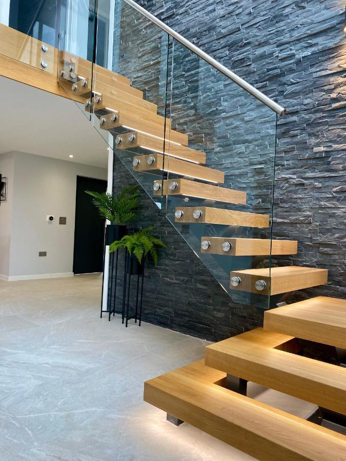 Stunning modern home set in beautiful grounds. Bath Eksteriør billede